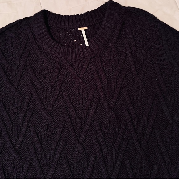 FREE PEOPLE Isla Cable Stitch Tunic Black Chunky Sweater Loose Fit Oversized Top - Picture 11 of 17